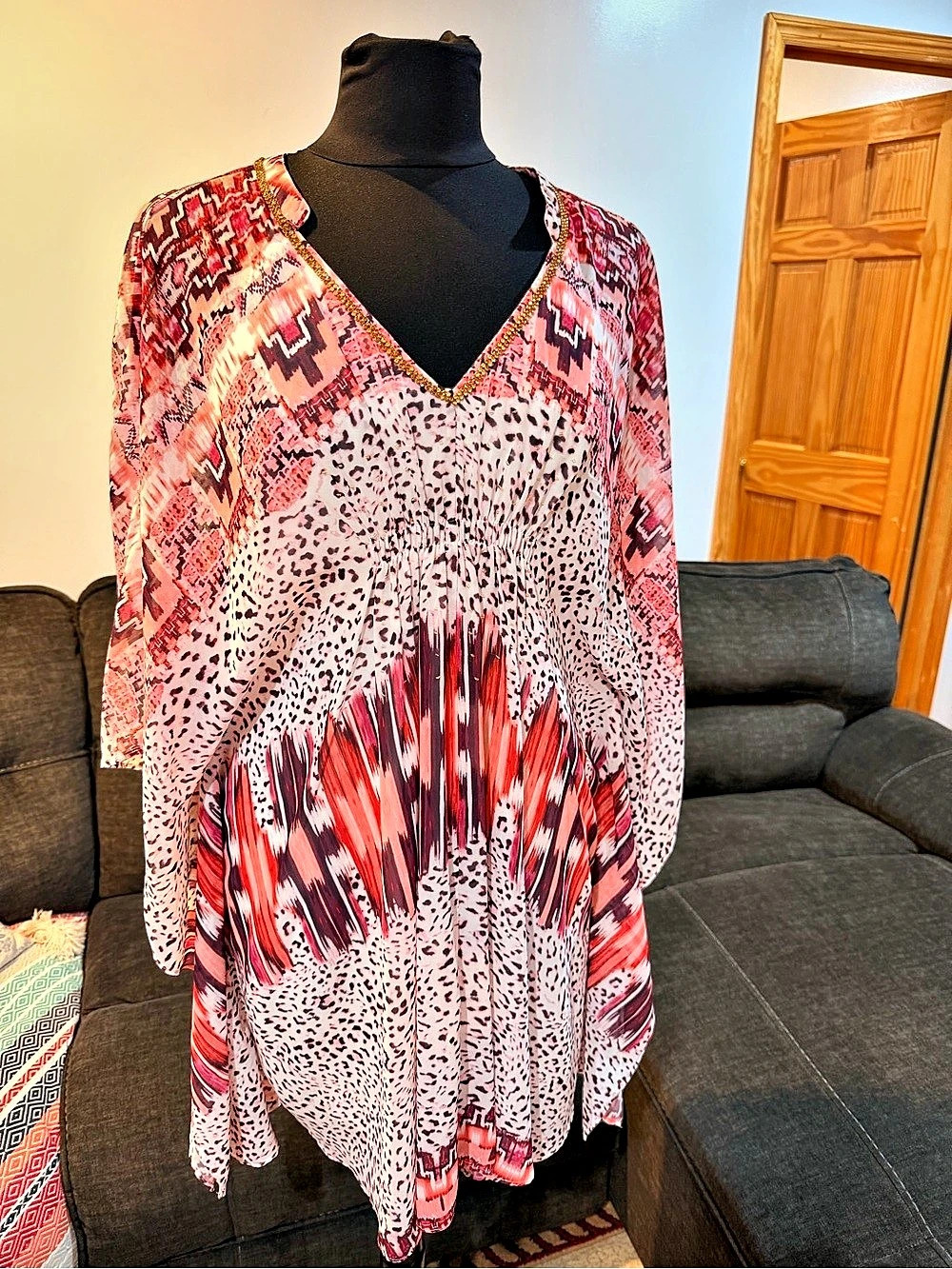 Jennifer Lopez Printed Tunic in Pink & Red Size L Like New